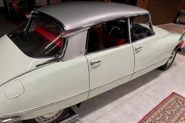 В России продают древнюю &laquo;Волгу&raquo; по цене &laquo;однушки&raquo; в Минске