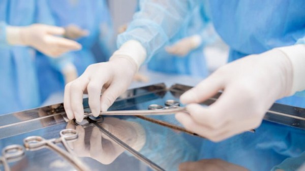 В США умер мужчина, которому первому в мире пересадили почку свиньи