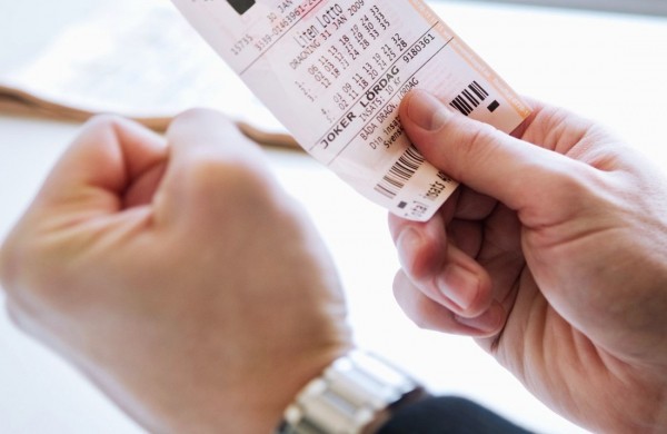 Эти люди выиграли в лотереи миллионы, а потом потеряли всё. Рассказываем истории их неудач