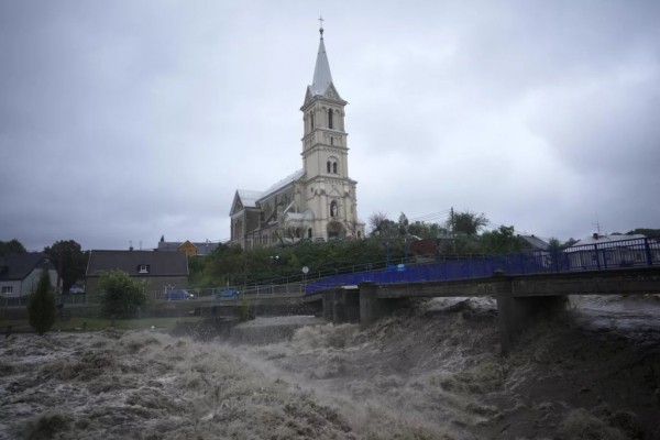 Сильнейший циклон обрушился на Европу &ndash; есть погибшие