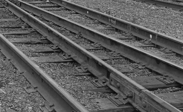 Россиянка высунулась из поезда, чтобы сделать селфи &mdash; женщина погибла. Как это произошло