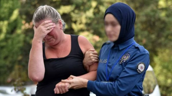 Девушка родила в турецком аэропорту и оставила ребенка в туалете. Финал громкой истории