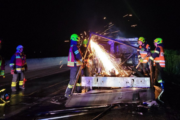 В Австрии сгорел фургон, на котором ехал белорус