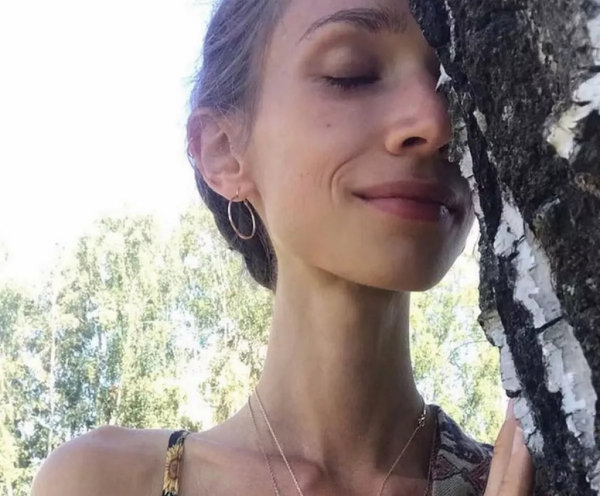 Умерла девушка, питавшаяся только фруктами &mdash; она весила чуть больше 20 кг