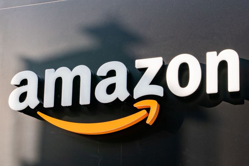 
						Amazon внедряет миллионы складских роботов и ускоряет автоматизацию логистики