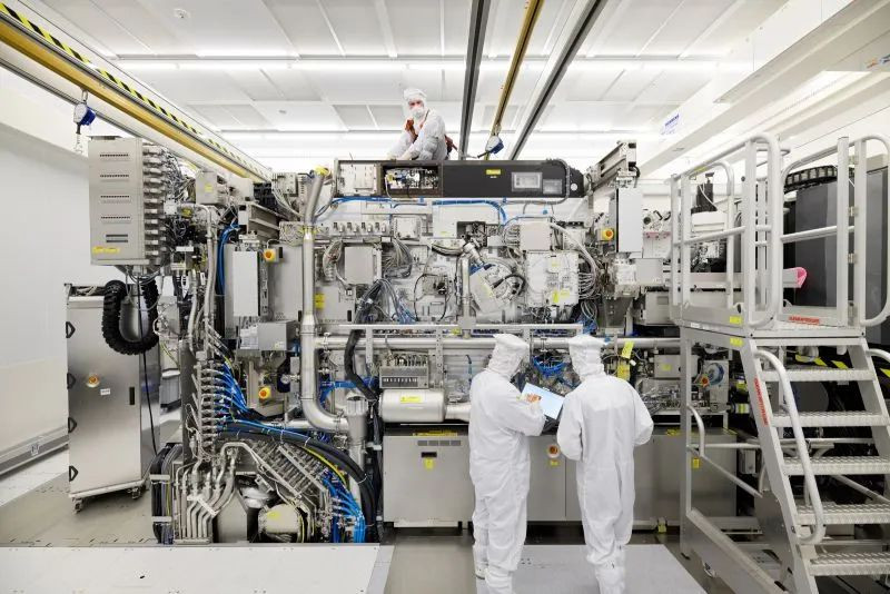 
						ASML фиксирует падение заказов на фоне слабого спроса на чипы